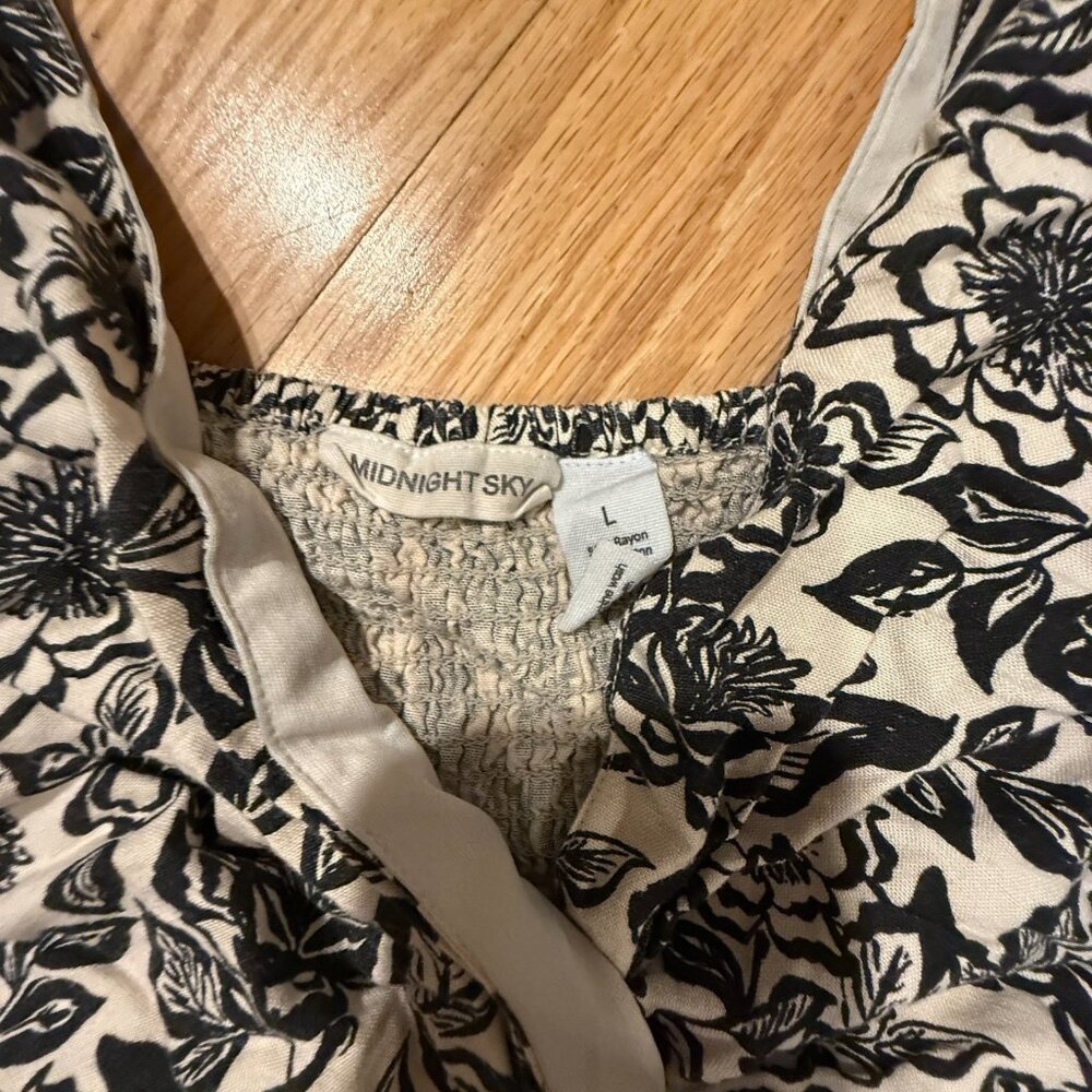 Midnight Sky Women's Large Black Floral Linen Flutter Sleeve Cropped Top - Picture 4 of 6